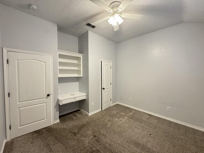 Building Photo - 9806 Genoa Ave