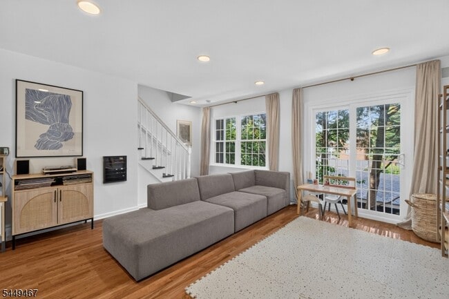 Building Photo - 100 Glenridge Ave