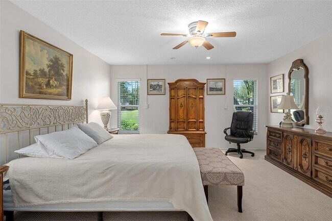 Building Photo - 7167 Crown Oaks Dr