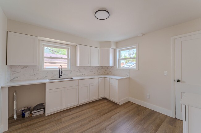Building Photo - Remodeled 2 bedroom with off street parkin...
