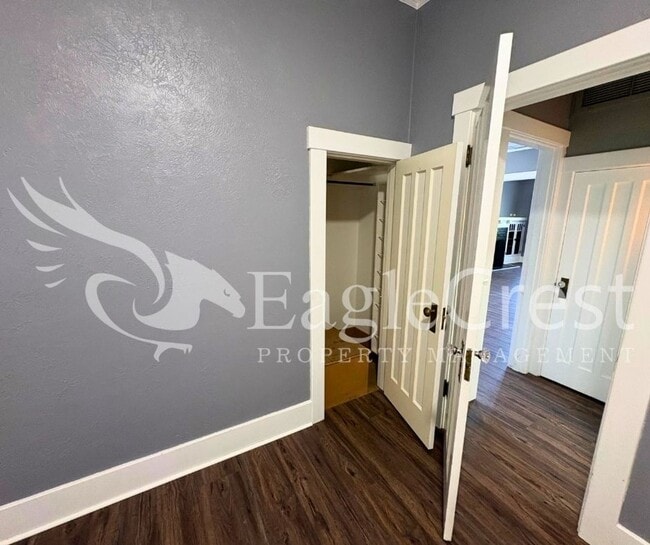 Building Photo - Beautifully Renovated Historic 3 Bedroom Home