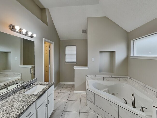 Building Photo - 5657 Wolf Pack Dr