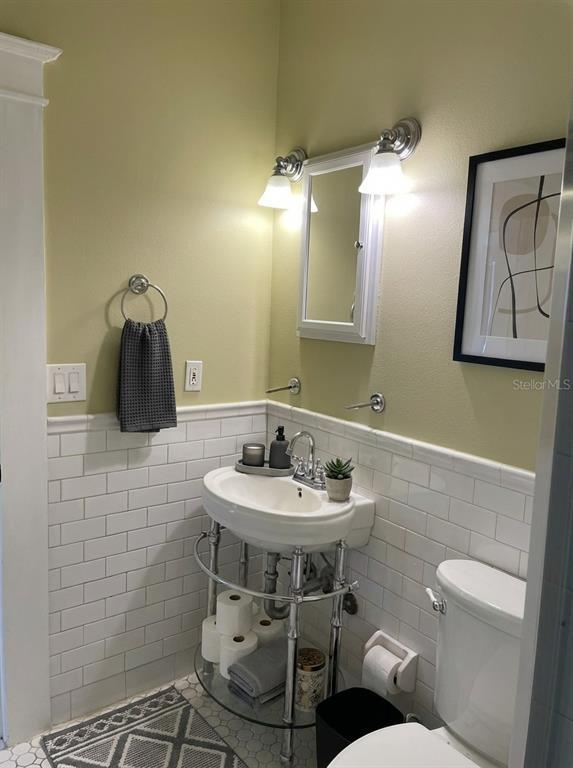 Building Photo - 807 S Fremont Ave