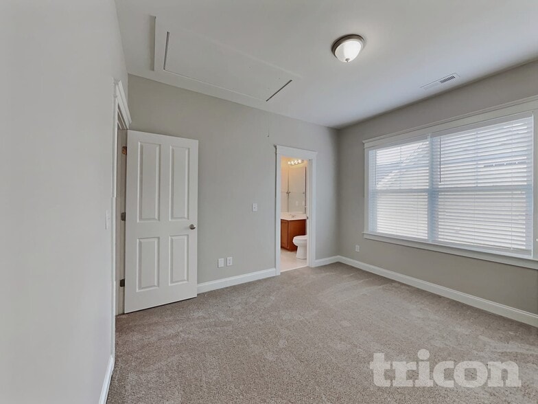 Building Photo - 13825 Connell Green Dr