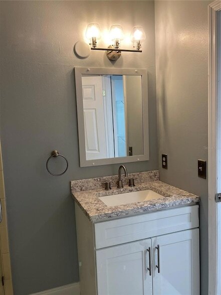 Building Photo - 537 Sun Ridge Pl