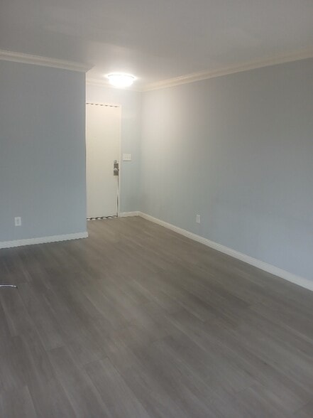 Building Photo - 27325 Camp Plenty Rd