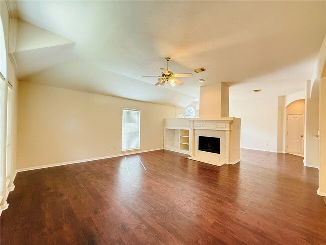 Building Photo - 103 Greenridge Cir