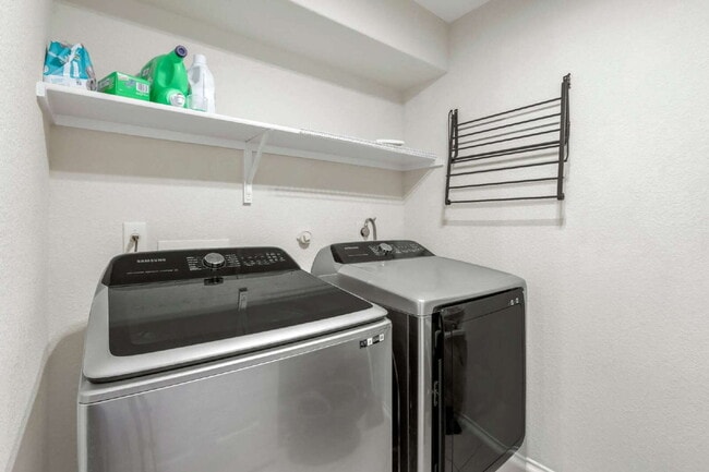 Building Photo - "Charming 3-Bedroom Home with ONE MONTH FREE!*"