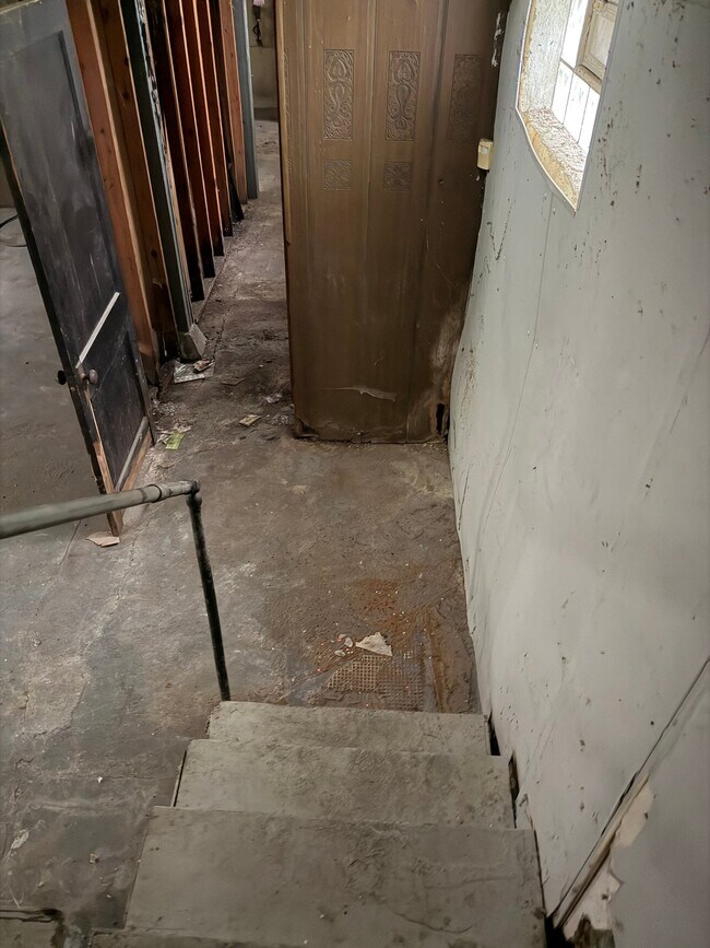 Building Photo - 6580 St Louis Ave