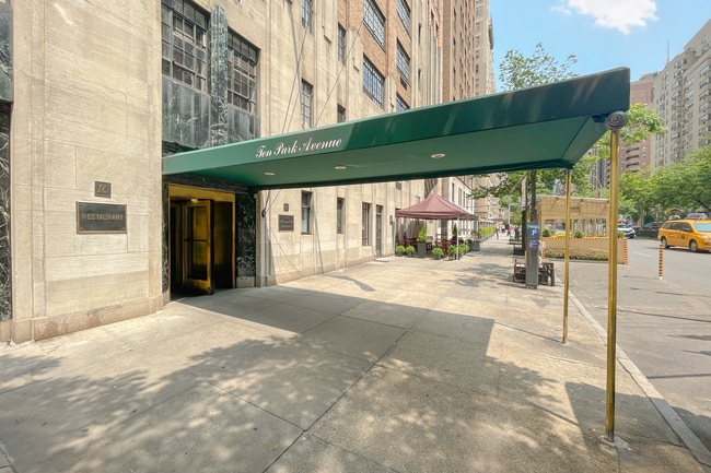 Building Photo - 10 Park Ave