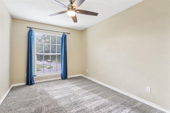 Building Photo - 1605 Lantern Light Dr