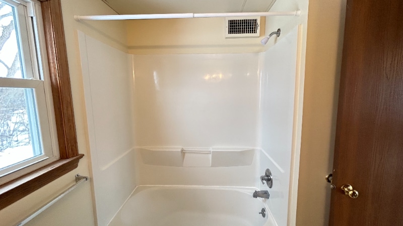 Building Photo - 1052 Community Rd