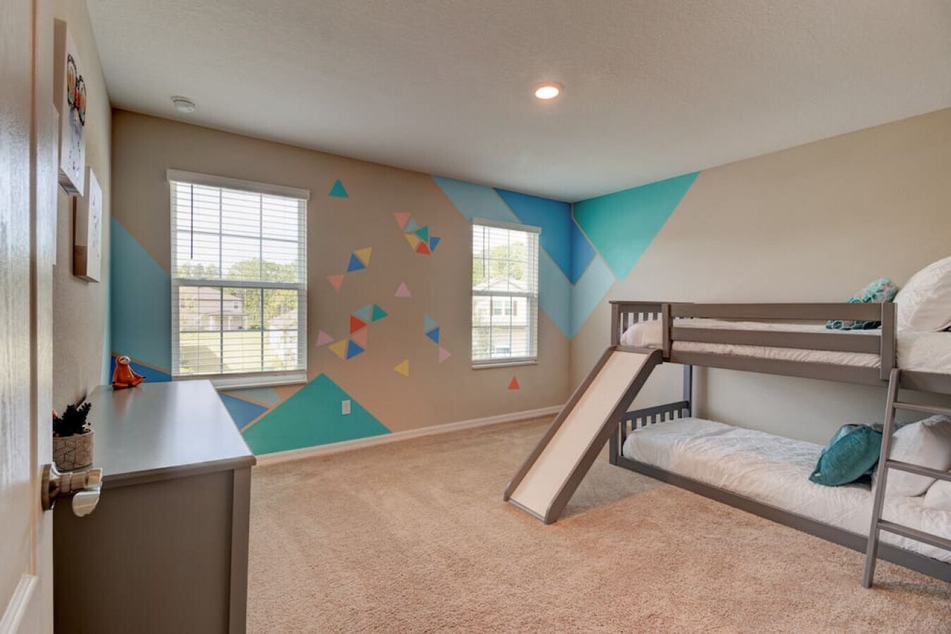3ed bedroom with wall in closet. - 509 Falcon Ridge Rd