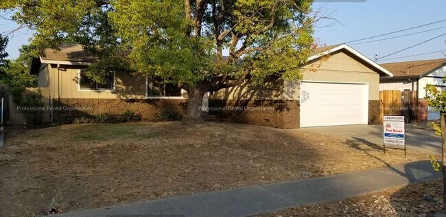 Primary Photo - Coming soon! Recently remodeled with Moder...