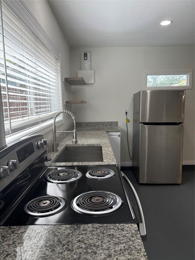 Building Photo - 5325 Avenue R 1/2