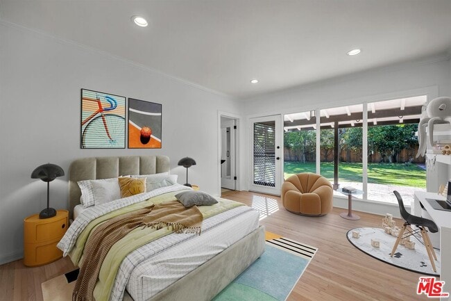 Building Photo - 629 N Rexford Dr