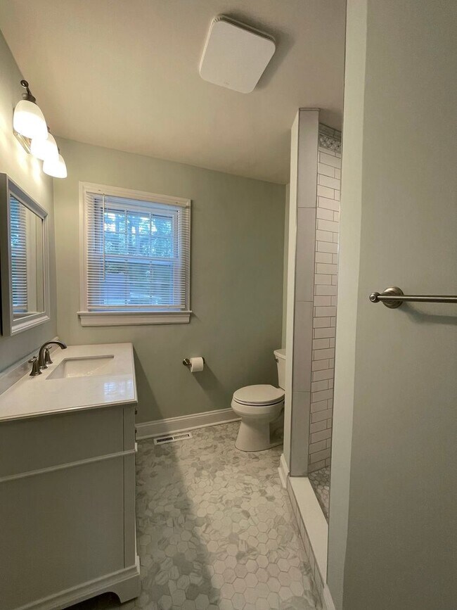 Building Photo - Everything you’ve been dreaming of is here. Lease today!