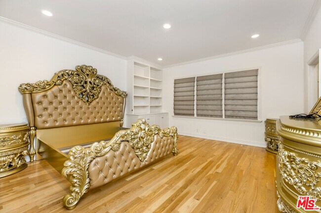 Building Photo - 709 N Maple Dr