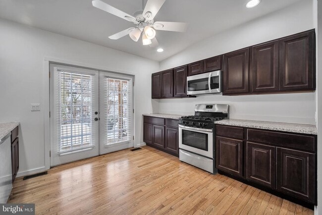 Building Photo - 125 Ford St