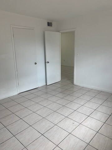 Building Photo - 6055 W 19th Ave