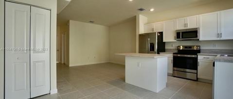 Building Photo - 3432 W 113th St