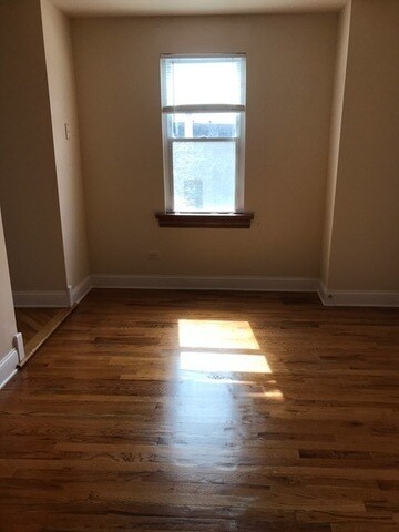 Building Photo - 1326 N Maplewood Ave