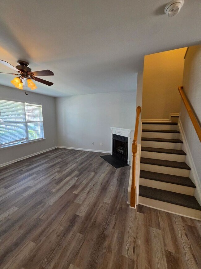 Building Photo - 7309 Sun Dance Dr
