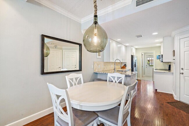 Building Photo - 3239 E Community Dr