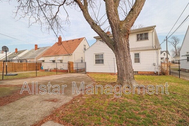 Building Photo - 6207 Gerald Ave