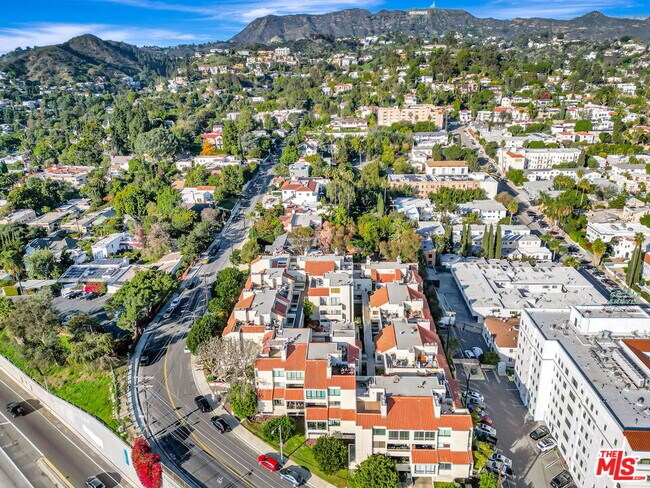 Building Photo - 1900 Vine St