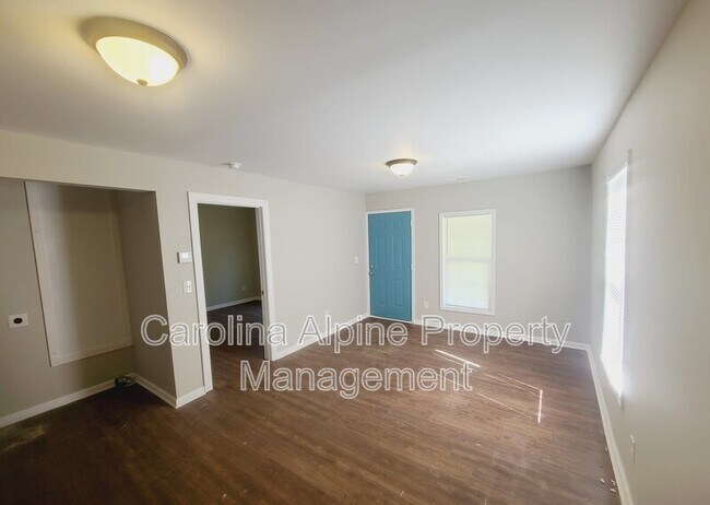 Building Photo - 1107 Brown Summit Ave