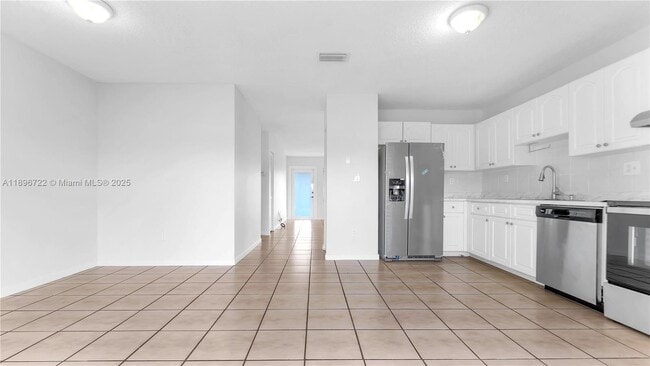 Building Photo - 4208 SW 136th Pl