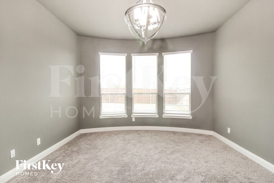 Building Photo - 1111 Elizabeth St