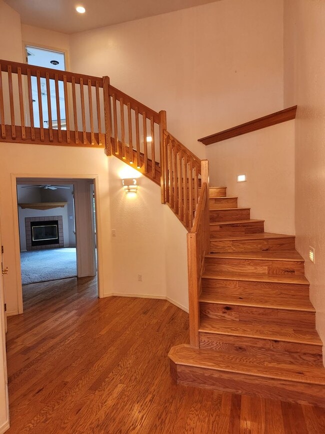 Building Photo - Spacious Country Club Home | 2,900+ Sq Ft | A/C | 3-Car Garage