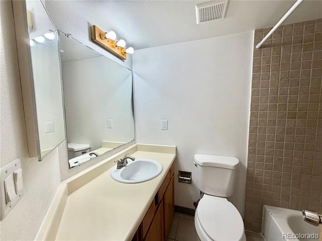 Building Photo - 17090 E Ford Dr