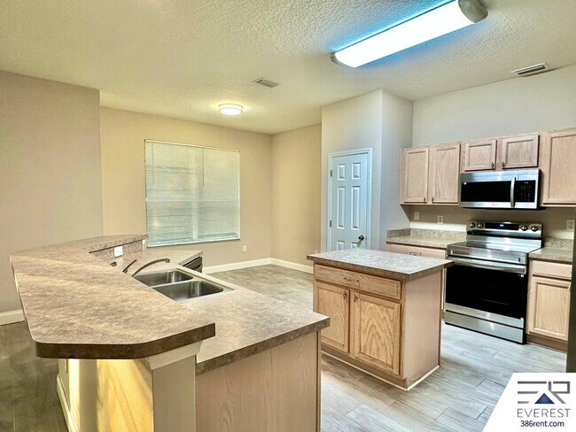 Building Photo - 23 Bruning Ln