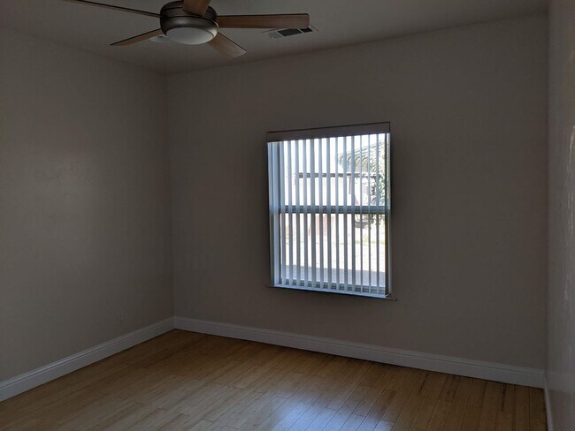 Building Photo - Large custom rural home offering wonderful...