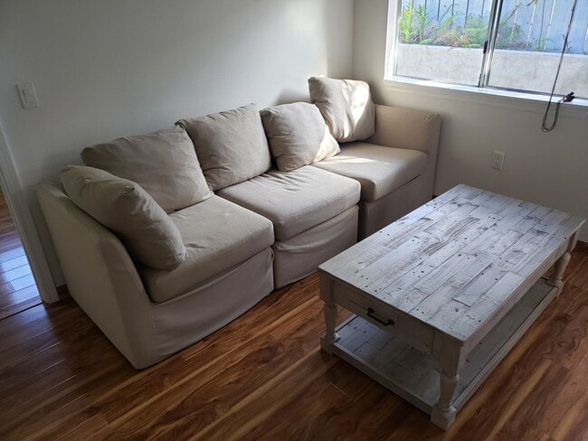 Building Photo - Private 1 bed 1 bath Windward Oahu