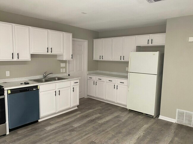 Building Photo - 4110 Tropical Dr