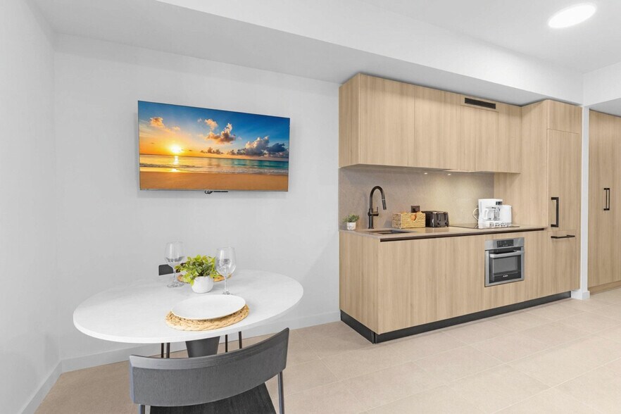 Building Photo - 501 NE 1st Ave