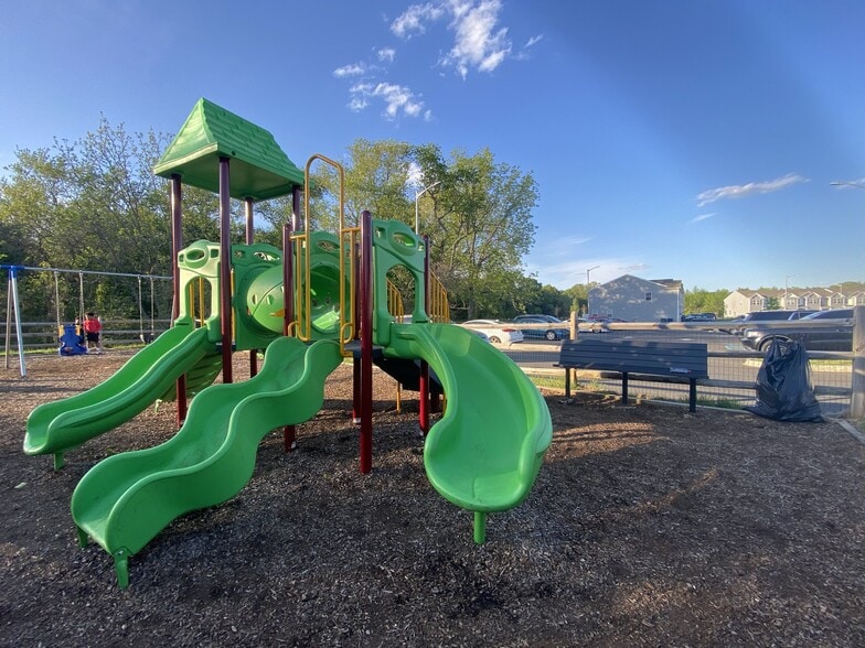 Building Photo - 325 Mazzeo Dr