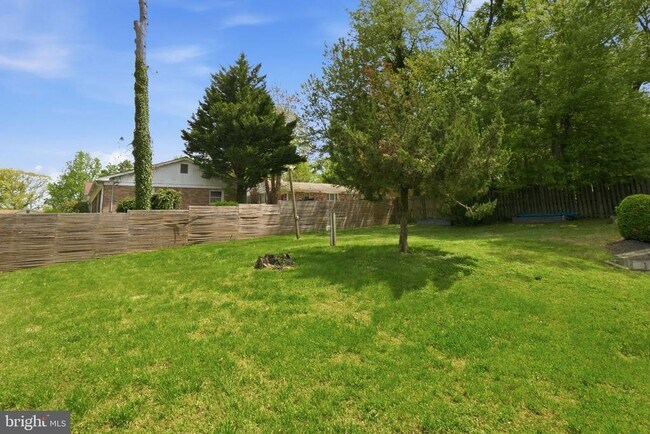 Building Photo - 510 Moat Way