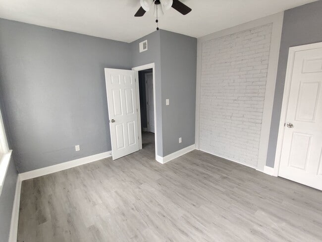 Building Photo - 121 Cohassett St