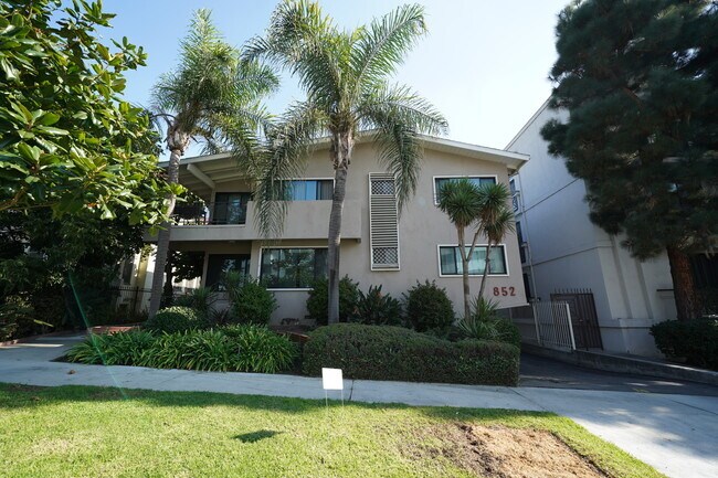 Building Photo - 852 S. Lucerne Blvd.