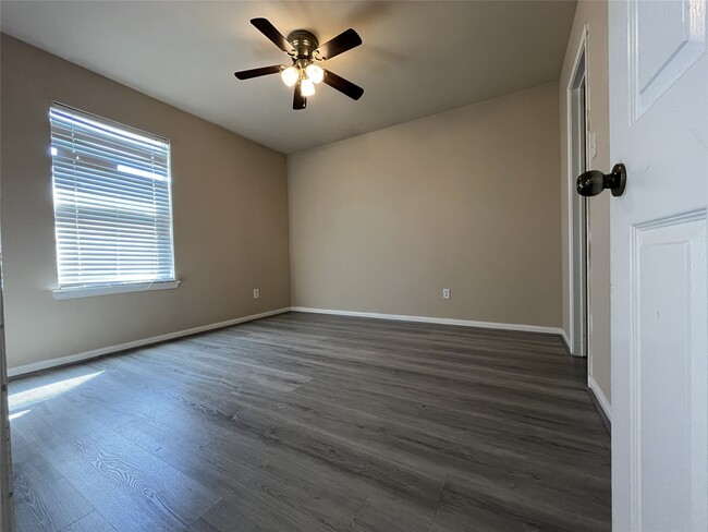 Building Photo - 2903 Surrey Trail Ln