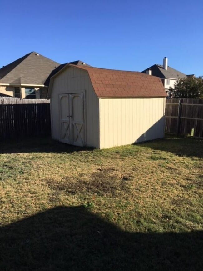 Building Photo - 3 bedroom single-family in Burleson ISD