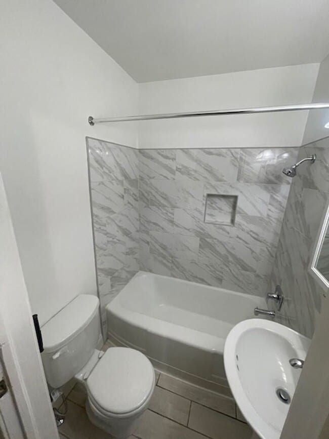 Building Photo - COMING SOON! Charming Single-Level Studio ...