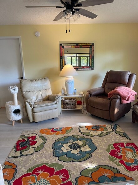 Easy chairs for TV viewing - 2729 Countryside Blvd