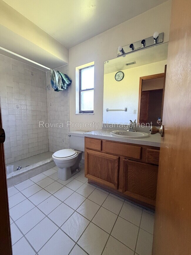 Building Photo - 602 Wallaby Ln