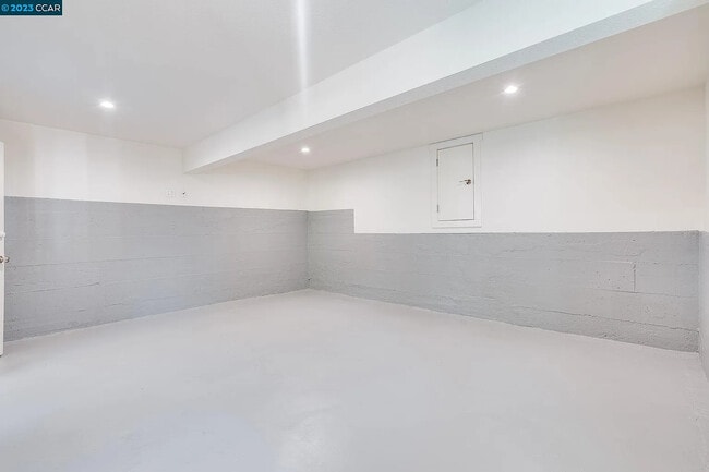 Building Photo - 3160 D St